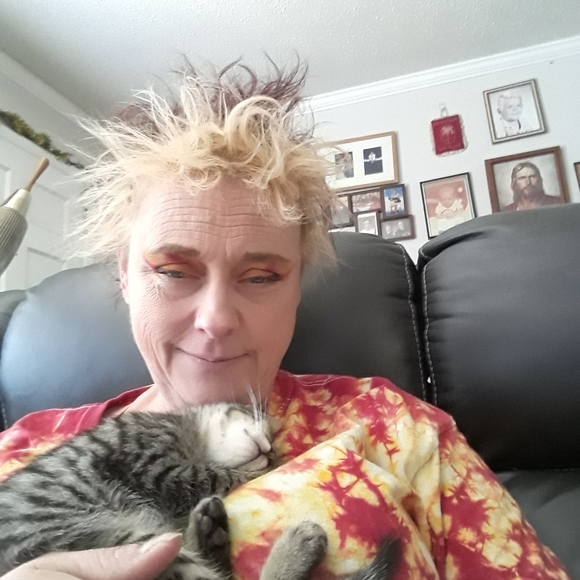 Meet your Posher, Kathleen - Picture 4 of 4